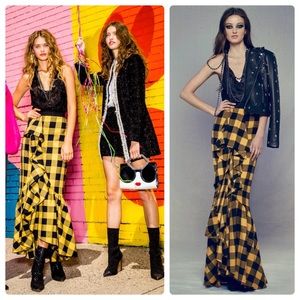 ALICE + OLIVIA Arianna Ruffle Trumpet Skirt